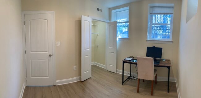 660 Morton Plz NE Unit 1