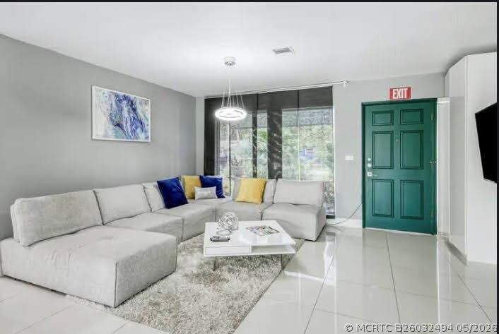 Photo - 1905 N 45th Ave