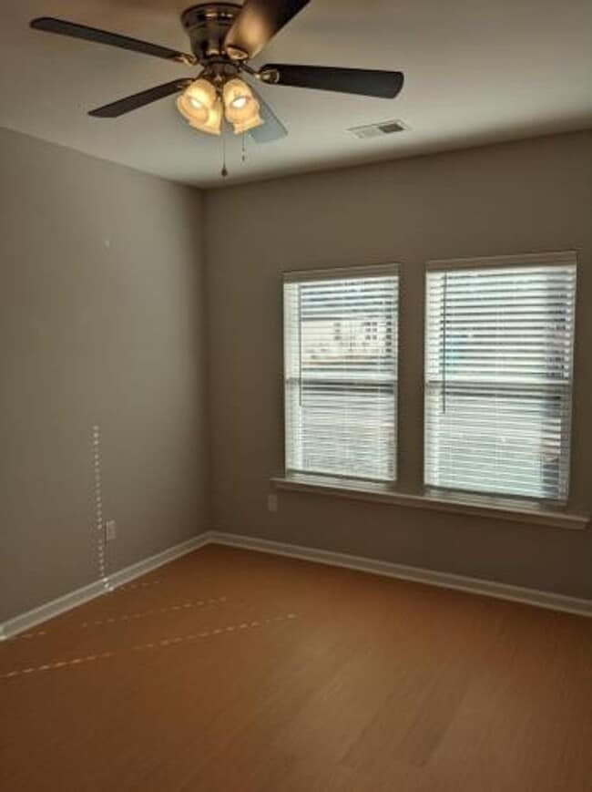Photo - 205 W Pine St