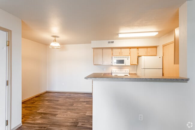 2BR, 2BA - 969 SF