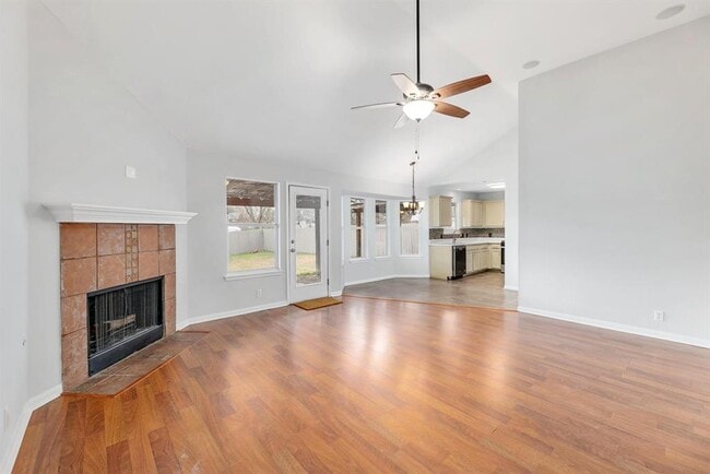 214 Crystal Knoll Blvd