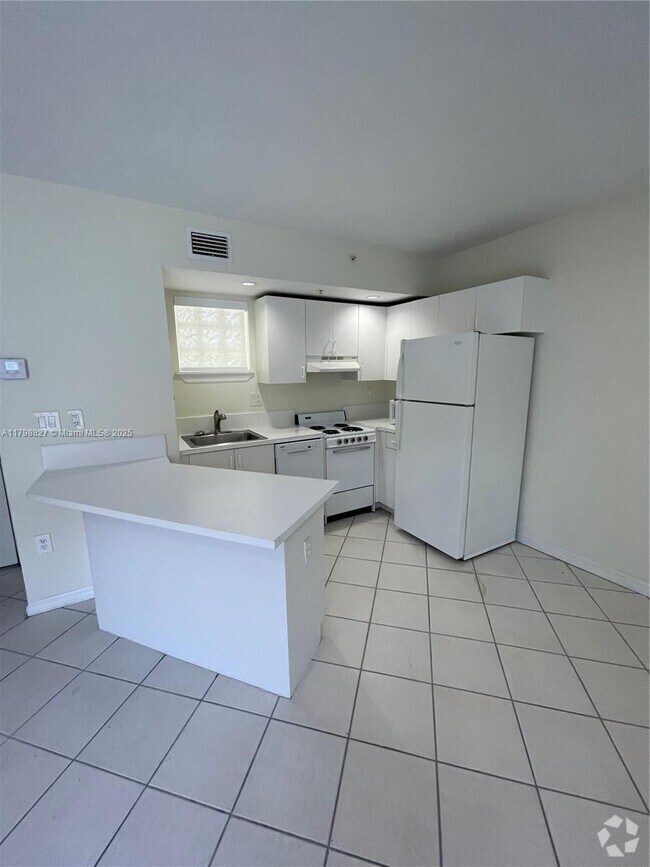 Building Photo - 3090 Bird Ave Unit 202 Rental