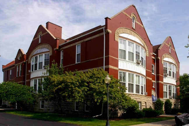 Washington Plaza Apartments - Washington Plaza Apartments
