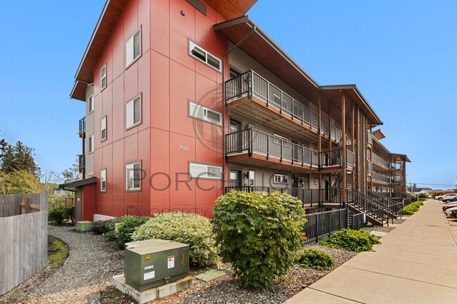 Photo - 1882 Front St