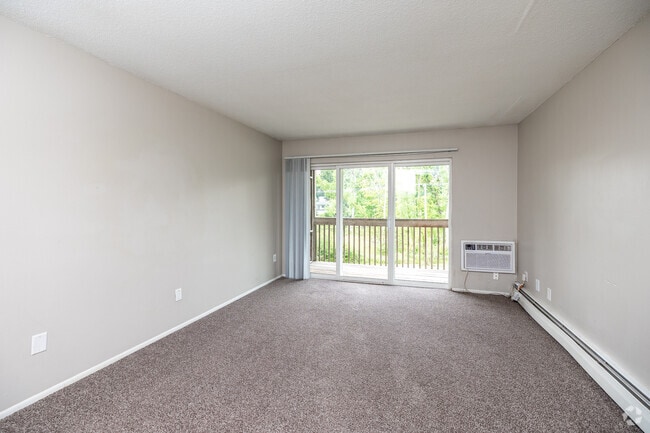 1BR, 1BA - 650 SF