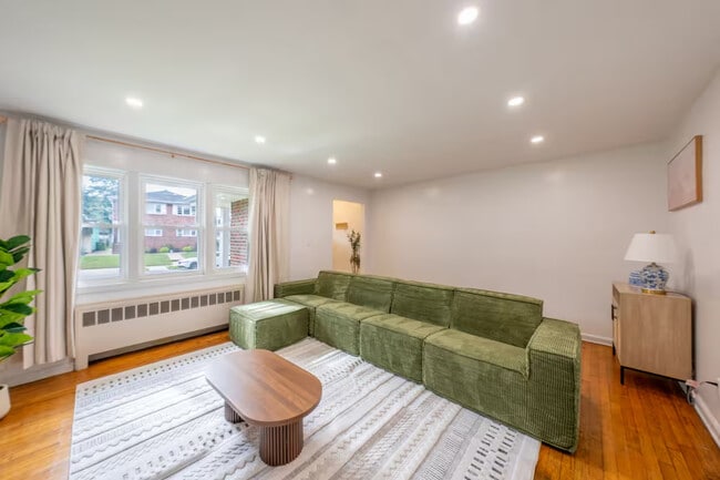 810 Walnut St