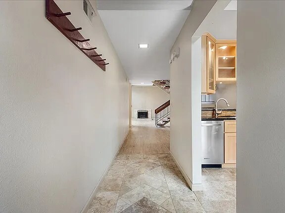 Photo - 2064 Whitehall Pl