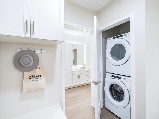 Experience the ultimate convenience at Modera Waugh with your very own in-home, full-size washer and dryer!