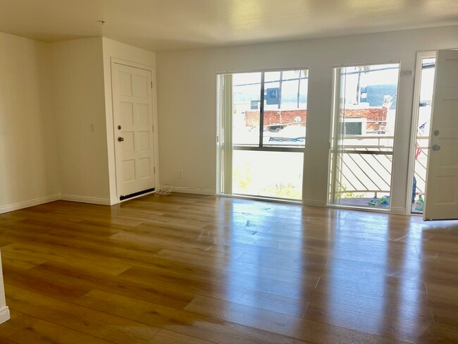 Photo - 108 W Maple St