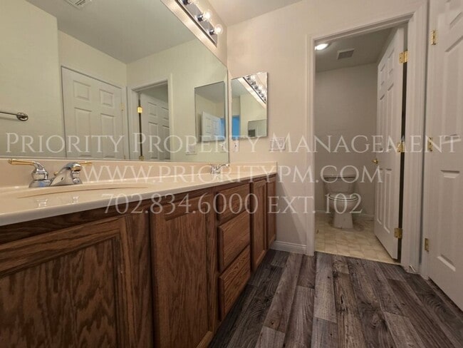 Photo - NORTHWEST BEAUTY! 3 Bed + Loft + Den! NEW PAINT/CARPET!