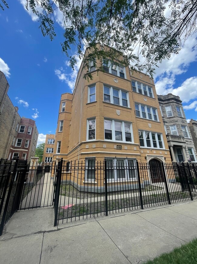 Building Photo - 3308 W Palmer St Unit 2
