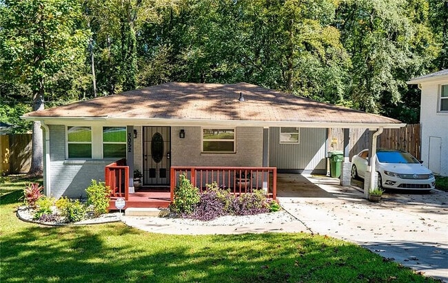 Photo - Room in House on Browns Mill Rd SE