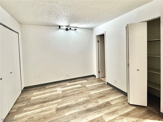 Photo - 1900 Grove Ct Unidad 307