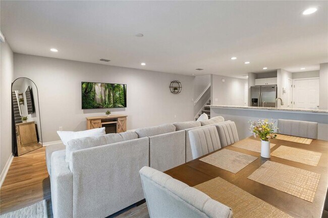 Photo - 2930 Fieldwood Cir