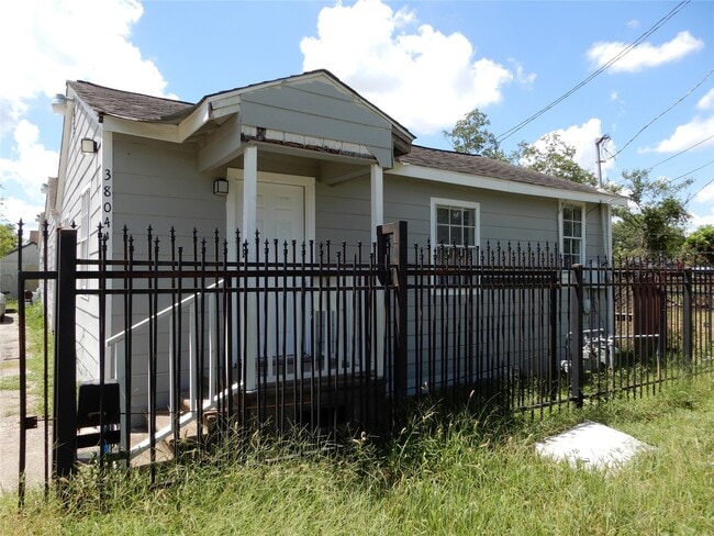 Building Photo - 3804 Lelia St Rental