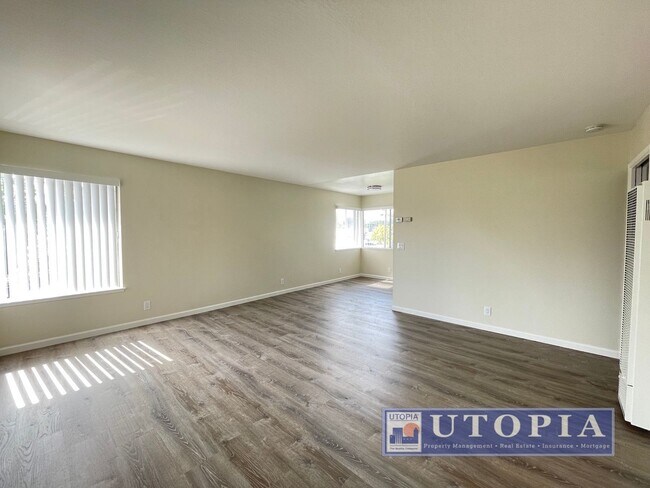 Photo - Sunny, updated, centrally located 2 bedroo... Unit 4