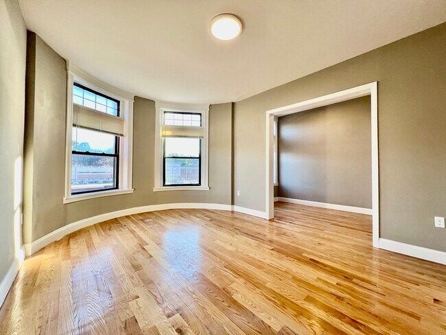 1914 Beacon St Unit 2