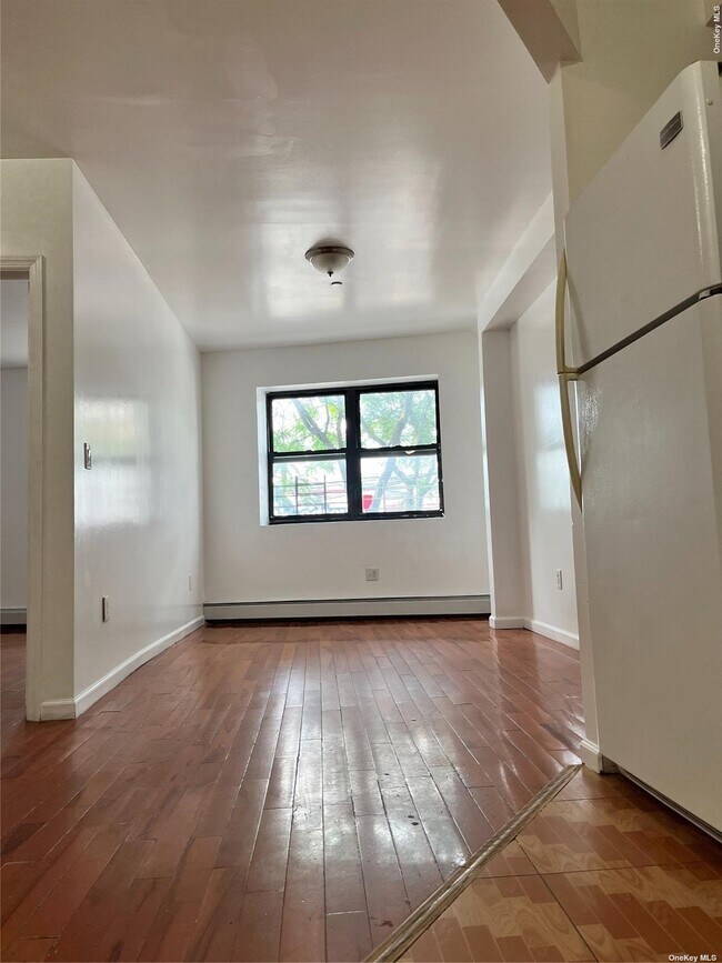 Photo - 87-05-166 166th St