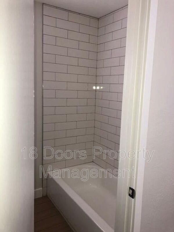 Photo - 4377 51st St