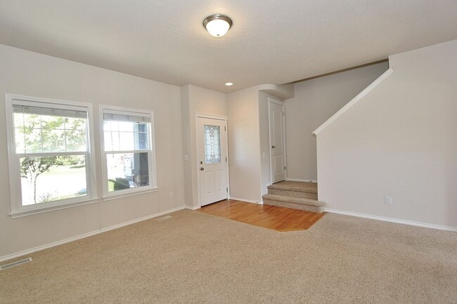 Photo - 667 W Crescent St