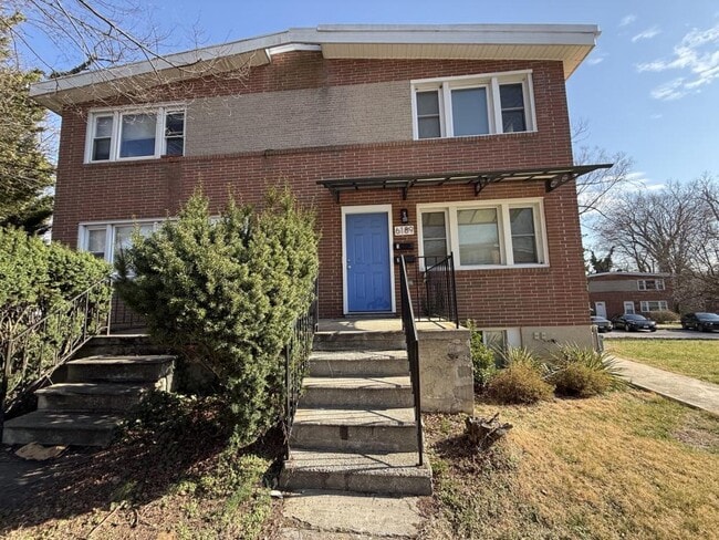 Photo - 6189 Northwood Dr