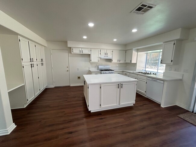 Photo - 39523 Beacon Ln