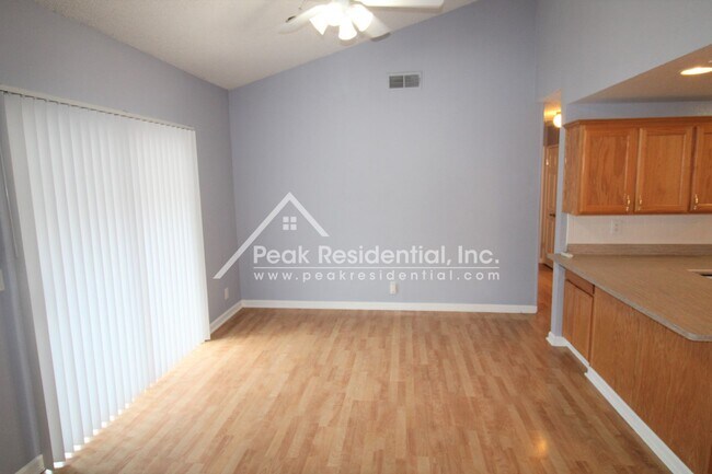 Photo - Cute 2bd/2ba Duplex with Garage - Walk to ...