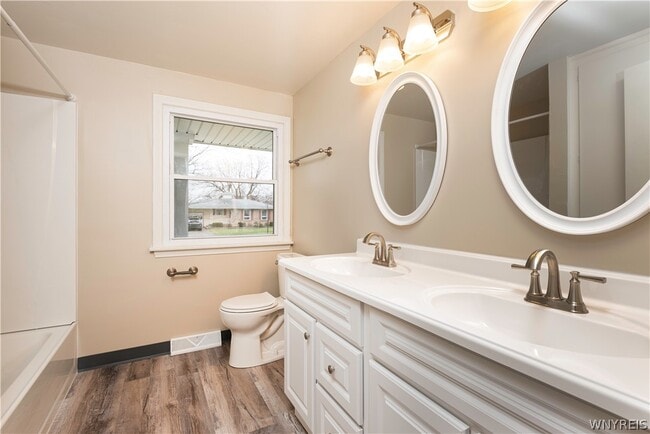 Photo - 146 Jeanmoor Rd