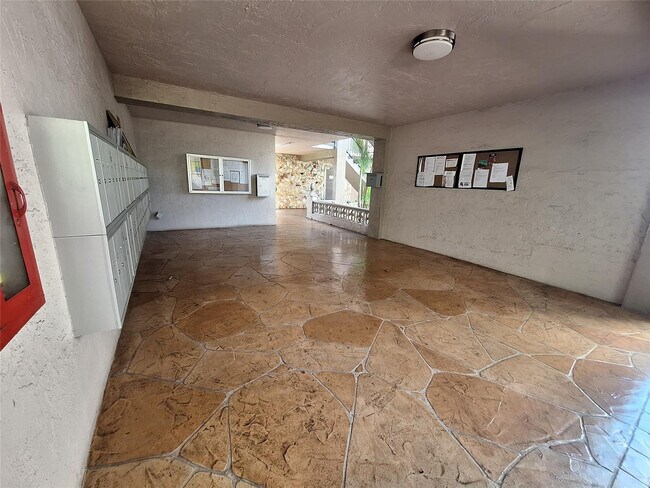 Photo - 2821 Somerset Dr Unidad 316