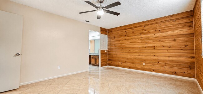 13914 Bonnington Dr