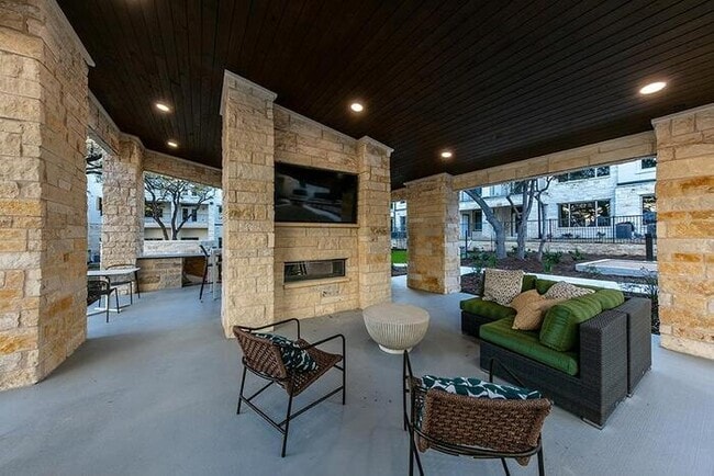 Photo - 10300 S I-35 Frontage Rd Unit b6