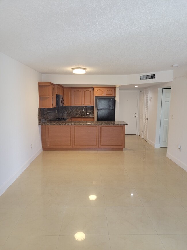 Photo - 13900 Lake Placid Ct Unit A27