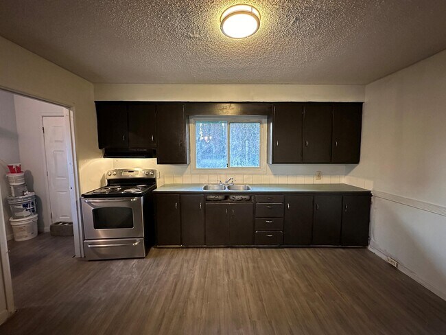 Photo - 8859 Nowell St