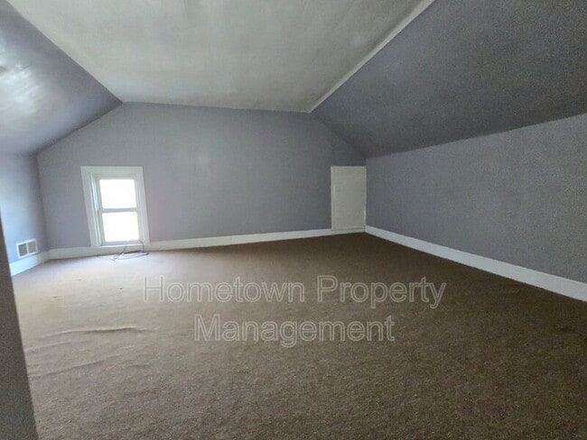 Building Photo - 209 Lincoln St