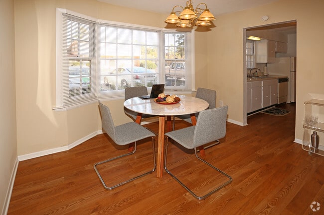 2BR-2BA 1200SF