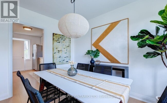 Photo - 40 Stamford Square N
