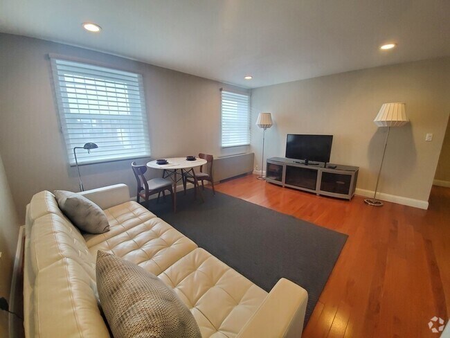 Building Photo - 27 Bowdoin St Rental