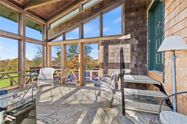 Photo - 247 W Main Rd