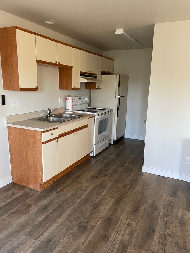 Photo - 2960 Redwood St