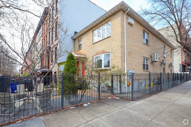 Building Photo - 569 Putnam Ave Unit 1b Rental