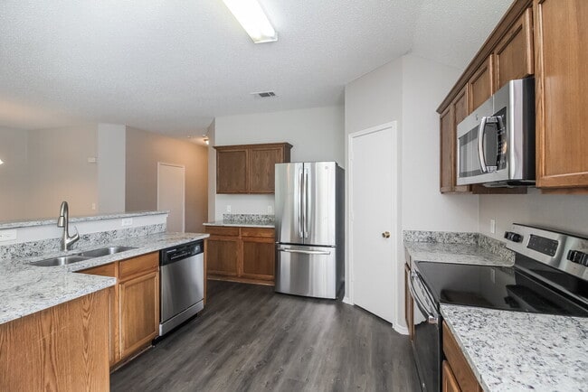 Photo - 822 Cascade Dr