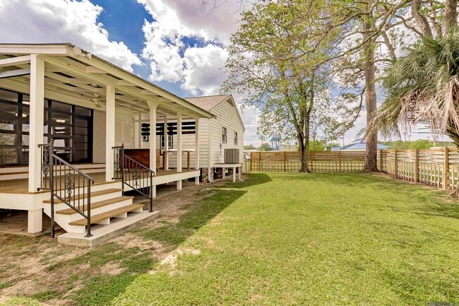 Photo - 222 E Sanders St