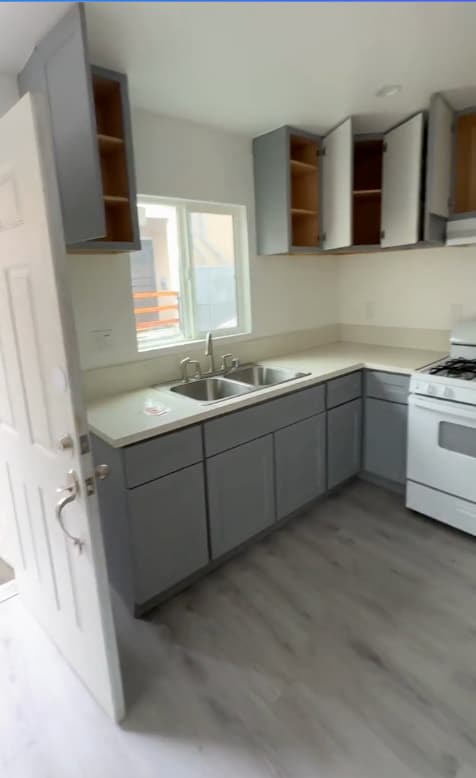 Photo - 822 W 42nd Pl Unit 820 1.5