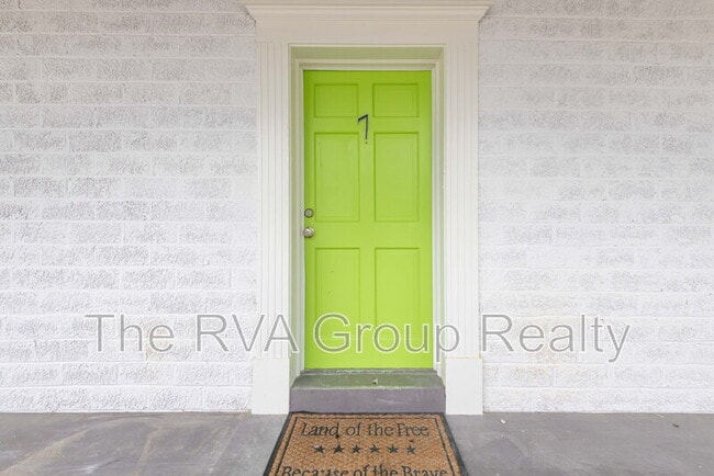 Photo - 3807 Woodlawn St Unit 1