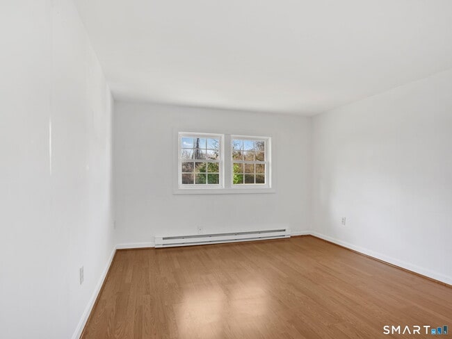 Photo - 21 Richdale Dr