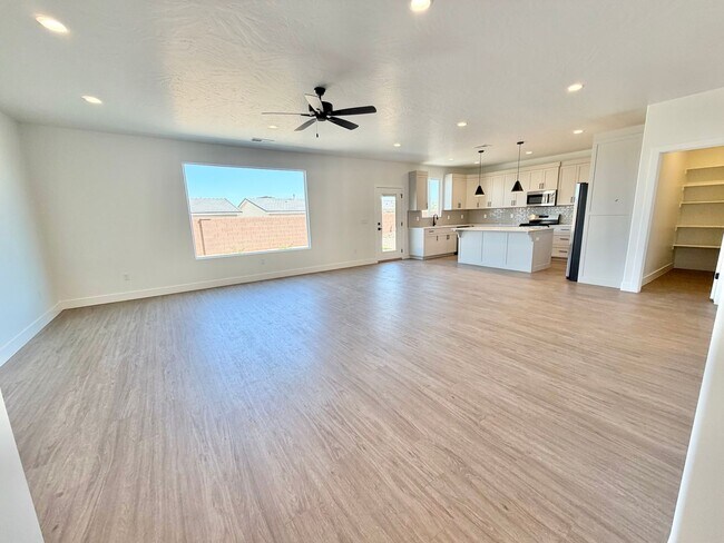 Photo - Brand new S&S Home