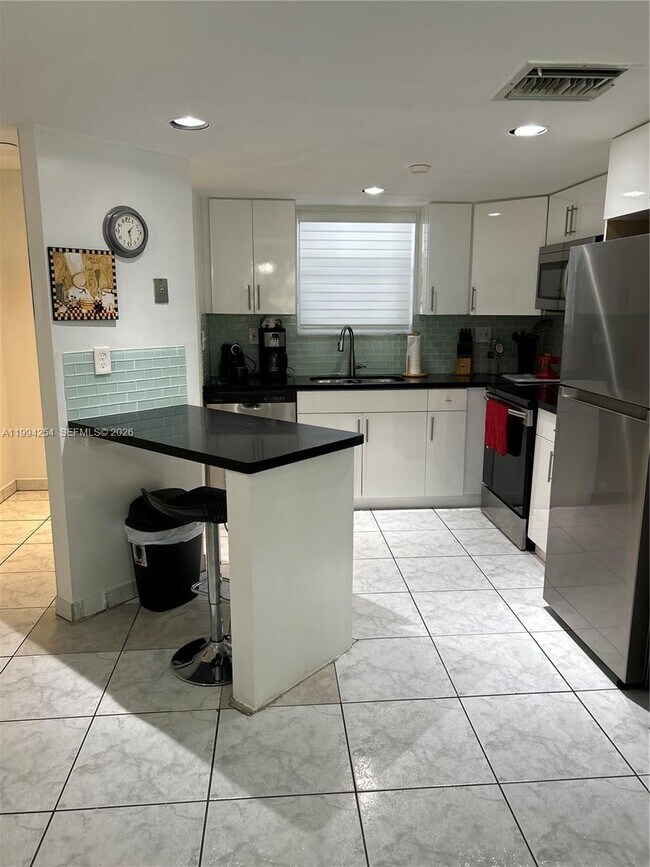 Photo - 17801 N Bay Rd Unit 203