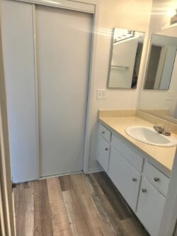 Royale La Habra