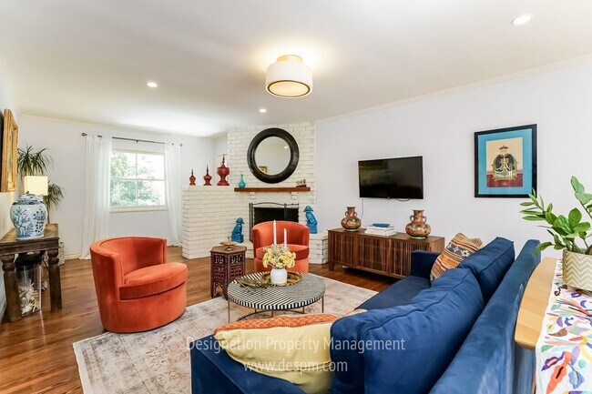 Photo - 360 Glenullen Dr