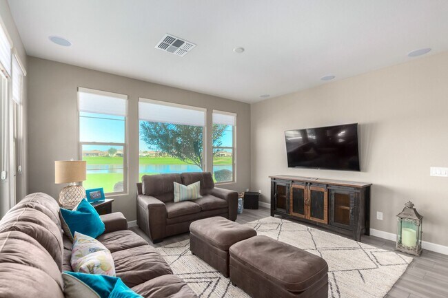 Photo - 180 Degrees of Golf Views